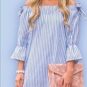 Cold shoulder dress (bows on shoulders)